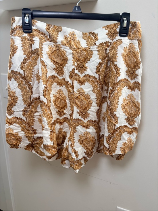 H&M Pants - H&M White and Brown High-Waist Printed Shorts